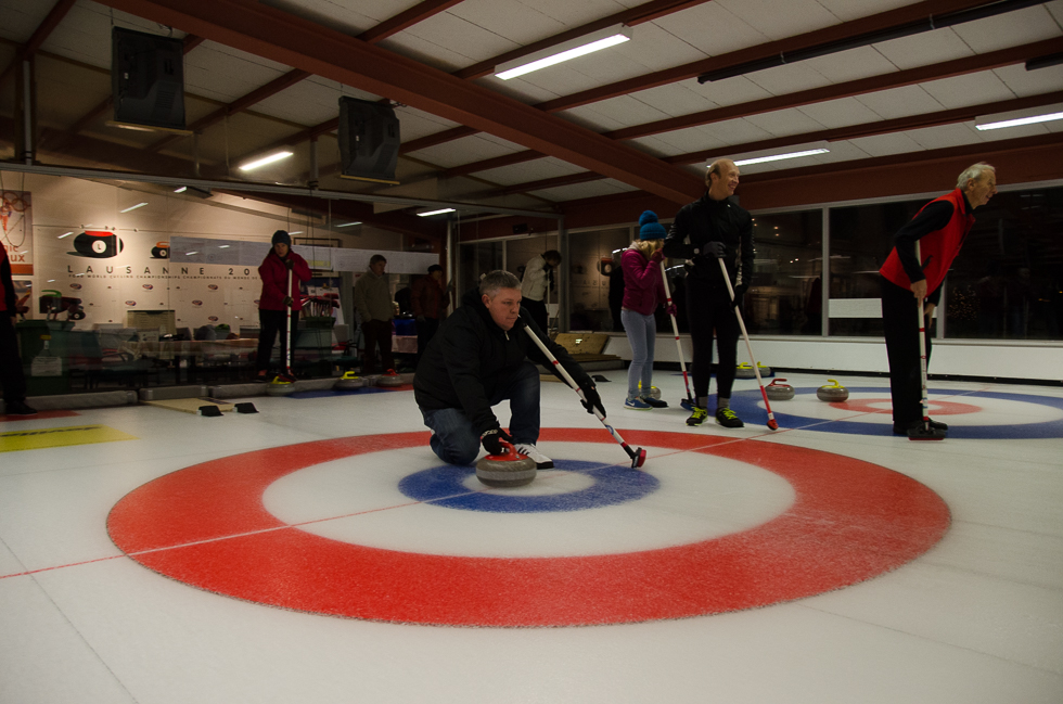 Initiation au curling à Lausanne 4 décembre 2014